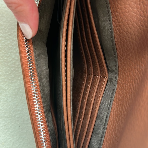 Matt & Nat Brown Wallet *Brand New* - Picture 4 of 5